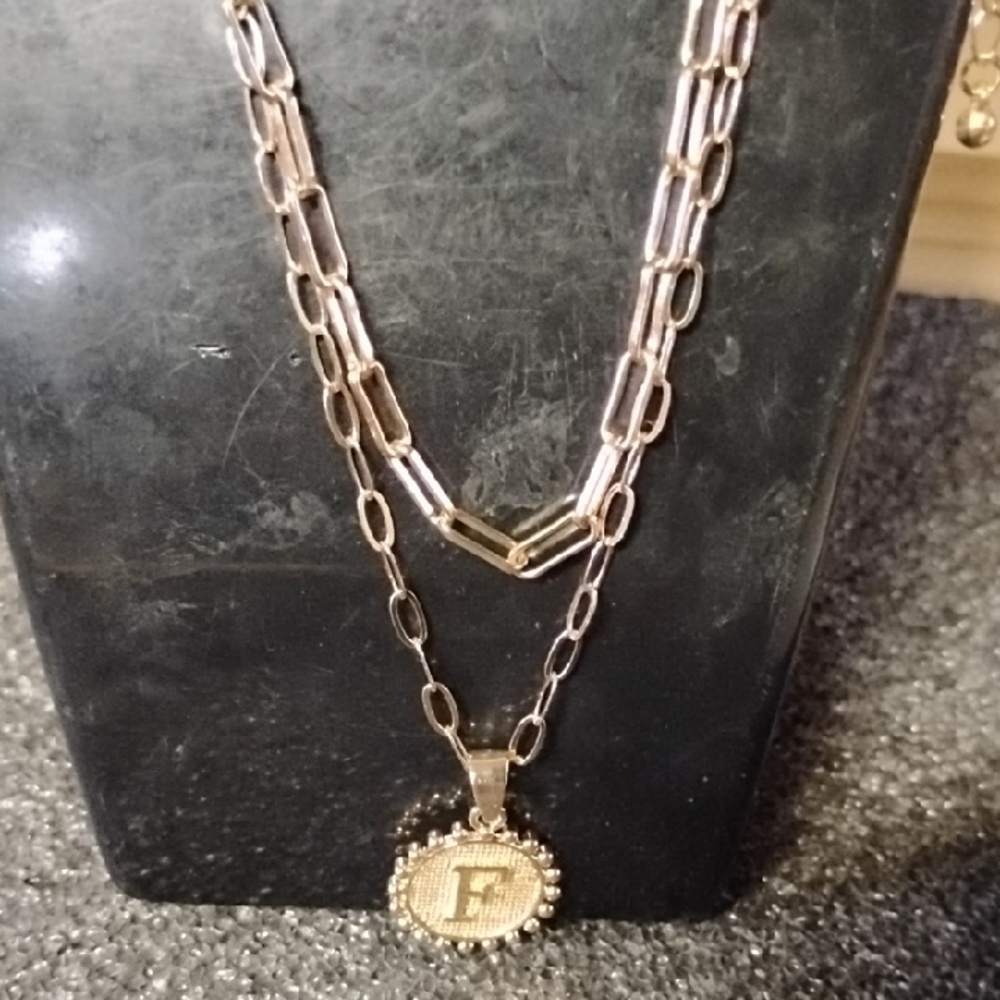 Gold Tone Necklace with F/Heart Pendant